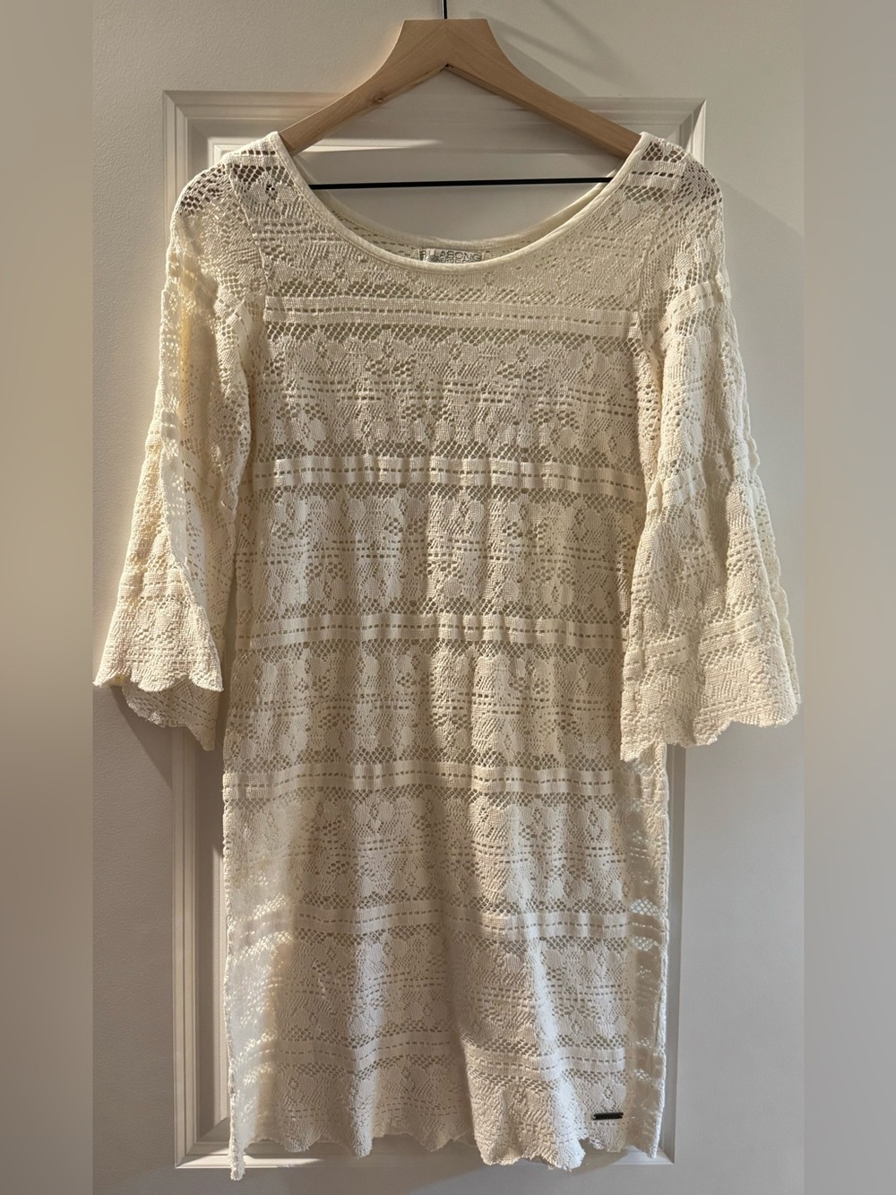 Billabong Cream Crochet Knit cover up bell sleeve boho beach with Metal Logo
